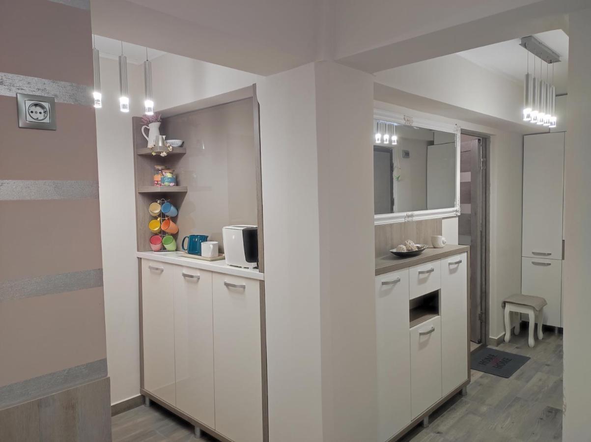 Midtown Apartment Oradea Ngoại thất bức ảnh