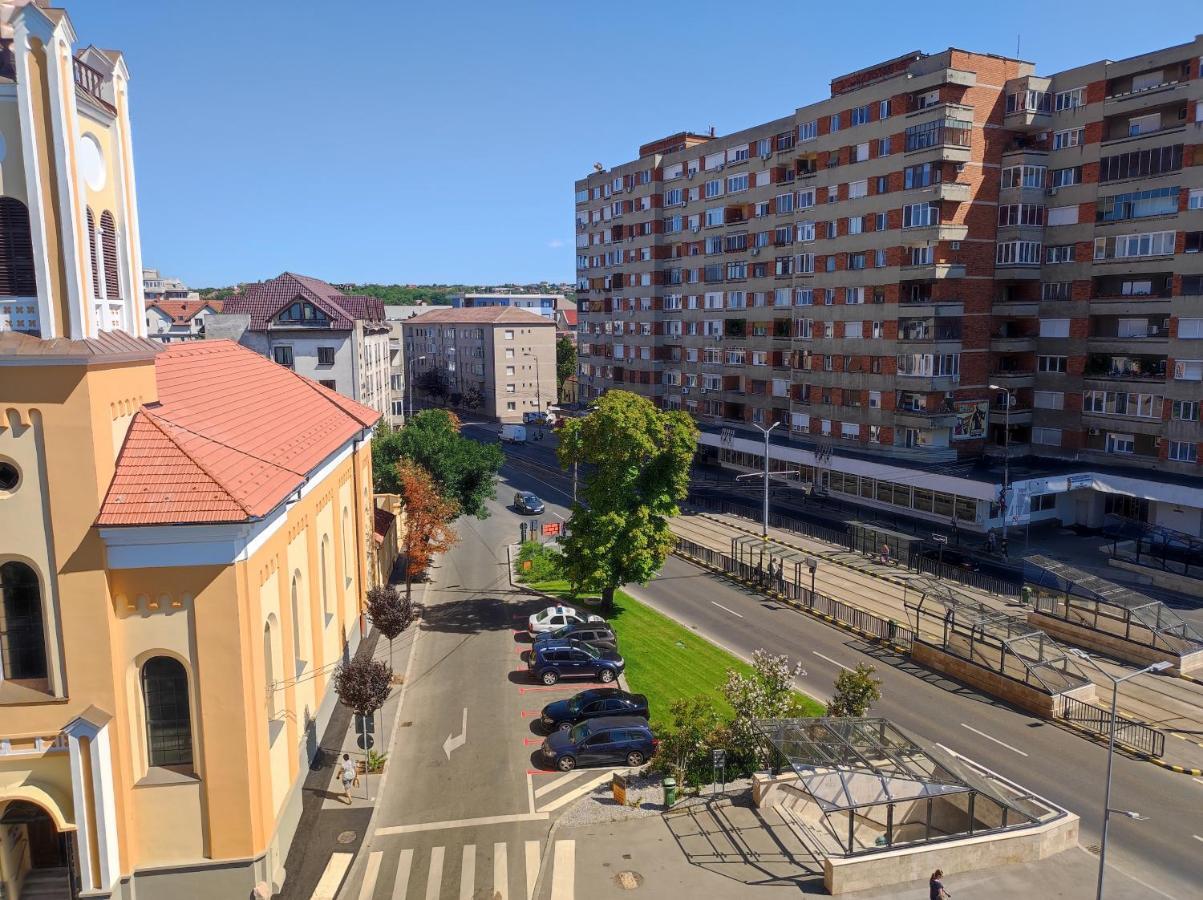 Midtown Apartment Oradea Ngoại thất bức ảnh