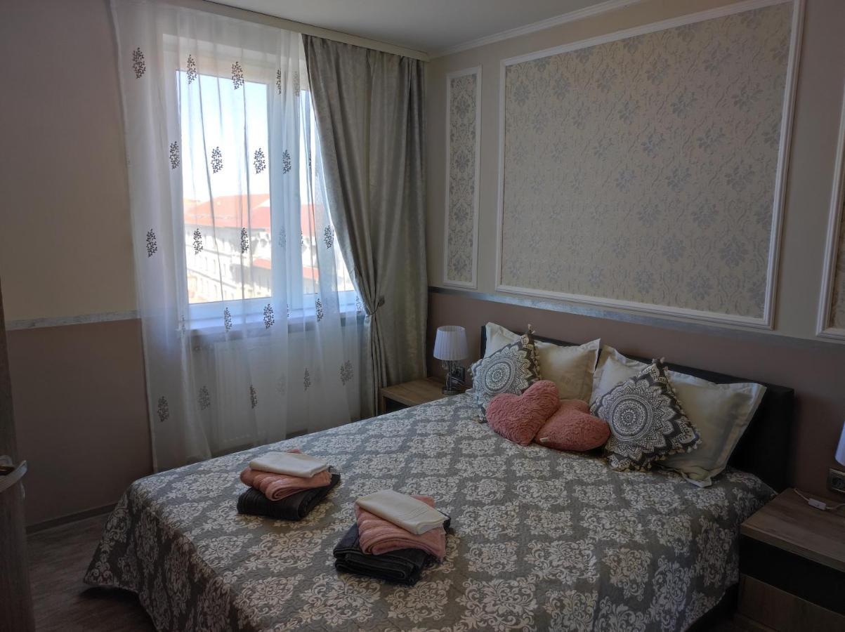 Midtown Apartment Oradea Ngoại thất bức ảnh